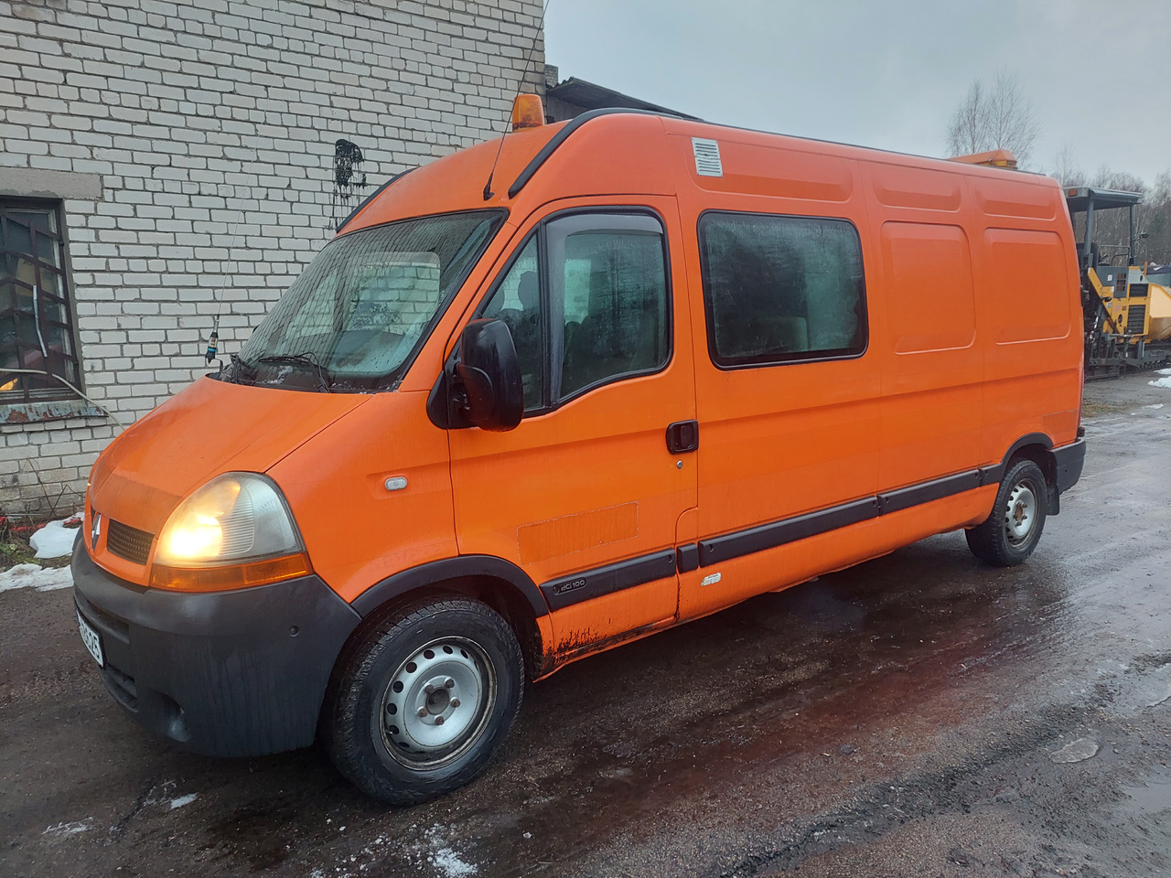 RENAULT  - Crew cab van: picture 2 RENAULT  - Crew cab van: picture 2