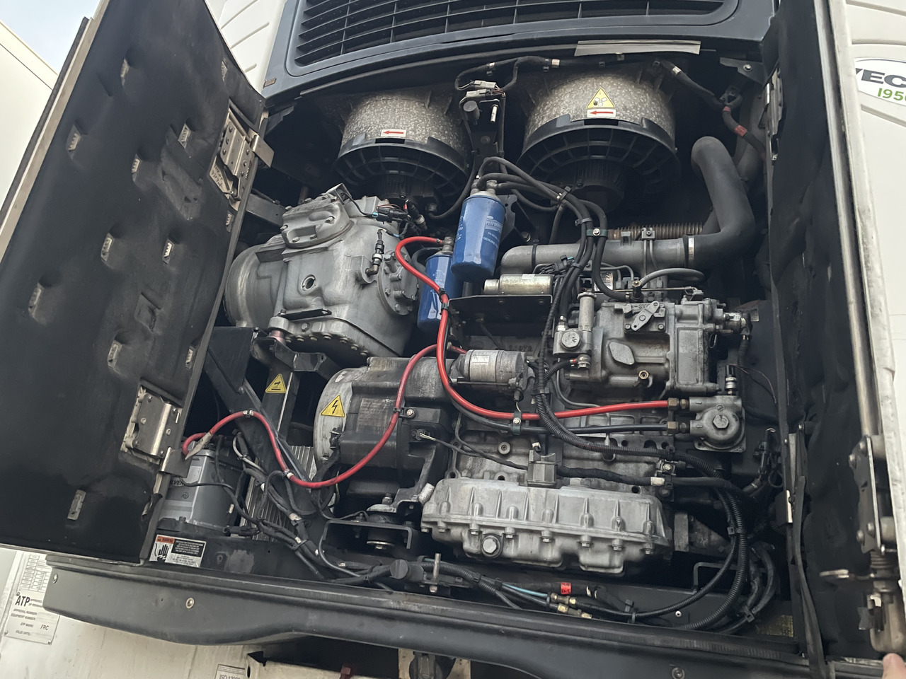 Refrigerated semi-trailer SCHMITZ SKO24 with meat hooks and 2 zone freezer: picture 16 Refrigerated semi-trailer SCHMITZ SKO24 with meat hooks and 2 zone freezer: picture 16