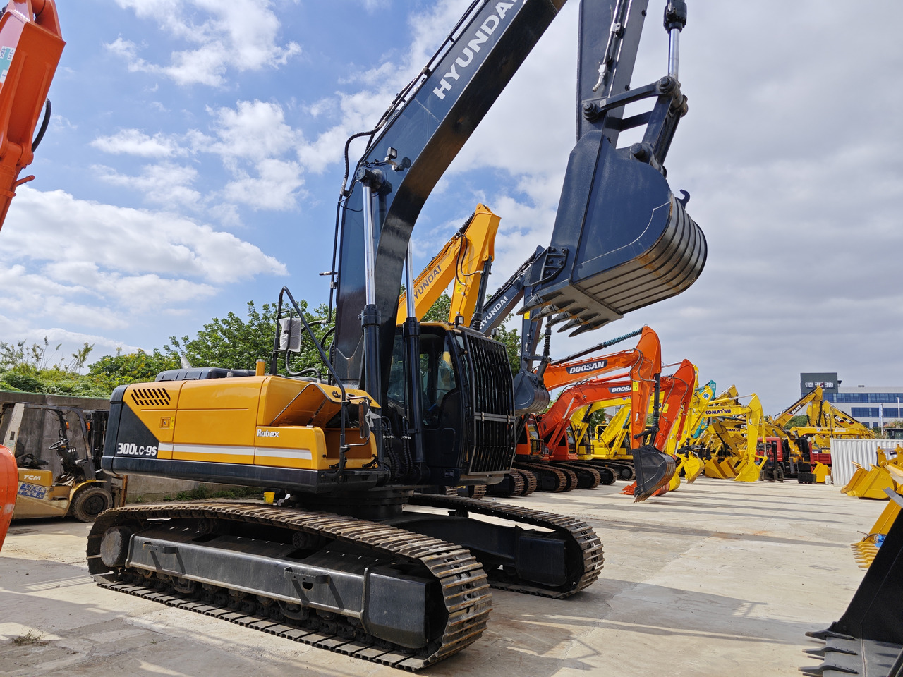 HYUNDAI R300LC-9S - Crawler excavator: picture 3 HYUNDAI R300LC-9S - Crawler excavator: picture 3
