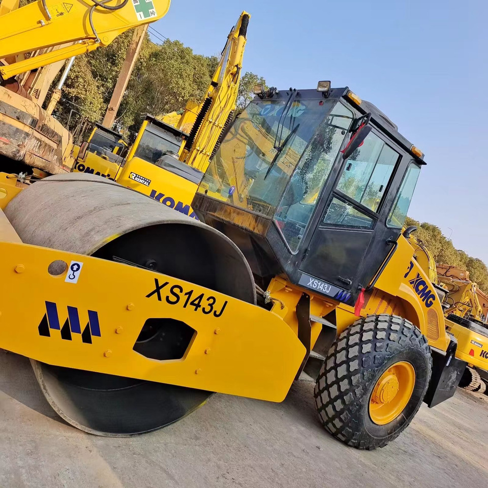 XCMG XS143J road roller - Compactor: picture 2 XCMG XS143J road roller - Compactor: picture 2
