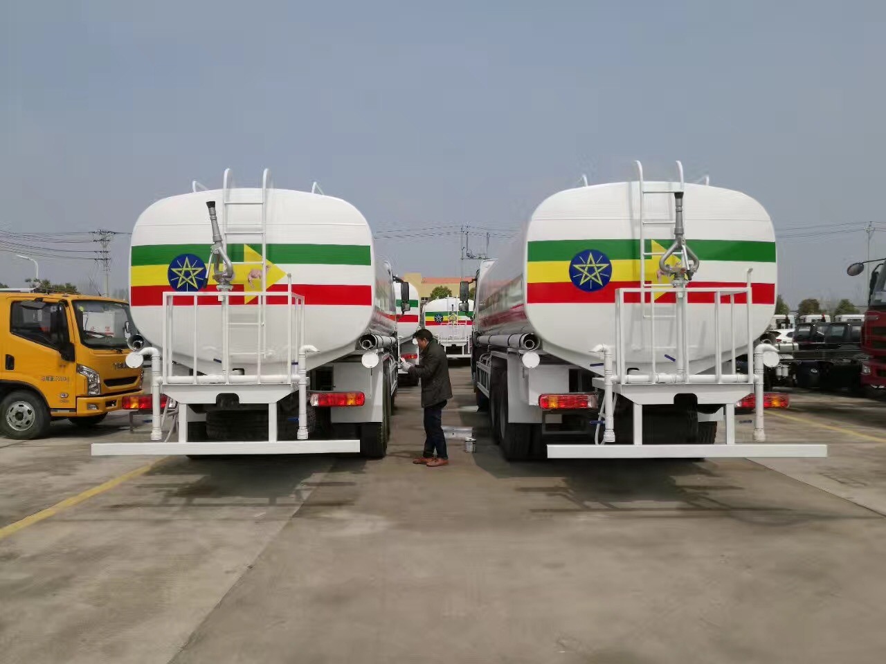 JSIE JSIE5250GSS - Tanker truck: picture 2 JSIE JSIE5250GSS - Tanker truck: picture 2