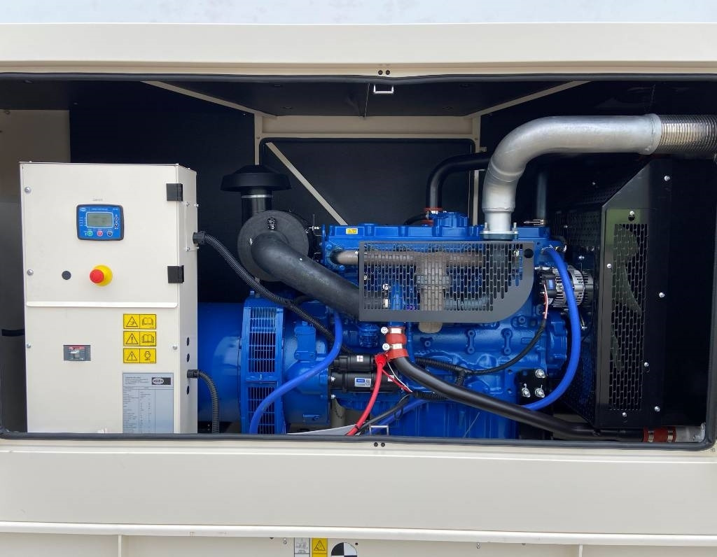 FG Wilson P165-5 - 165 kVA Genset - DPX-16010 - Generator set: picture 5 FG Wilson P165-5 - 165 kVA Genset - DPX-16010 - Generator set: picture 5