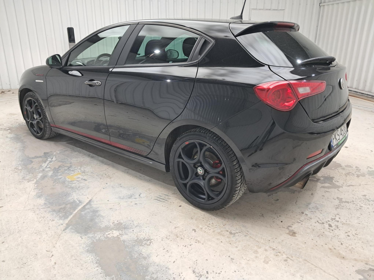 ALFA ROMEO ALFA GIULIETTA HATCHBACK - Car: picture 5 ALFA ROMEO ALFA GIULIETTA HATCHBACK - Car: picture 5