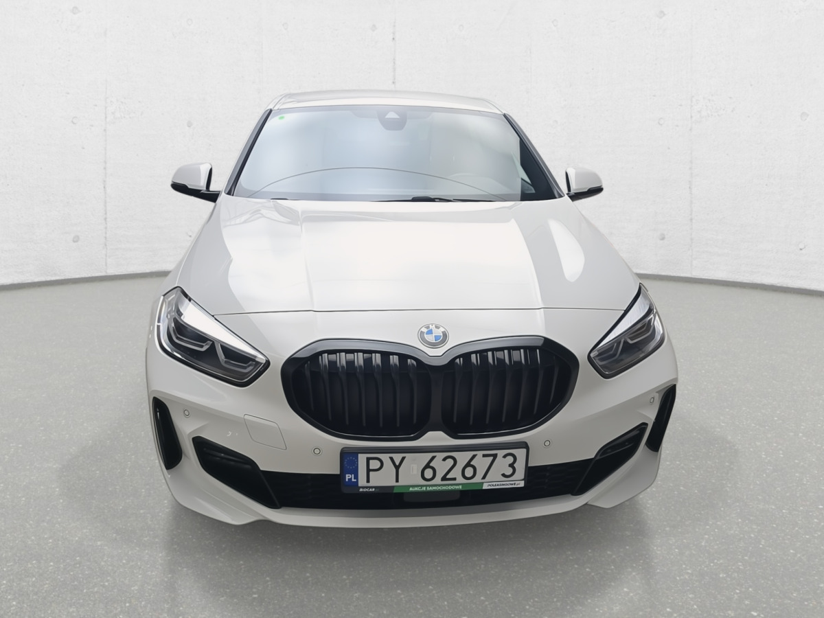 BMW 118I HATCHBACK - Hatchback: picture 4 BMW 118I HATCHBACK - Hatchback: picture 4