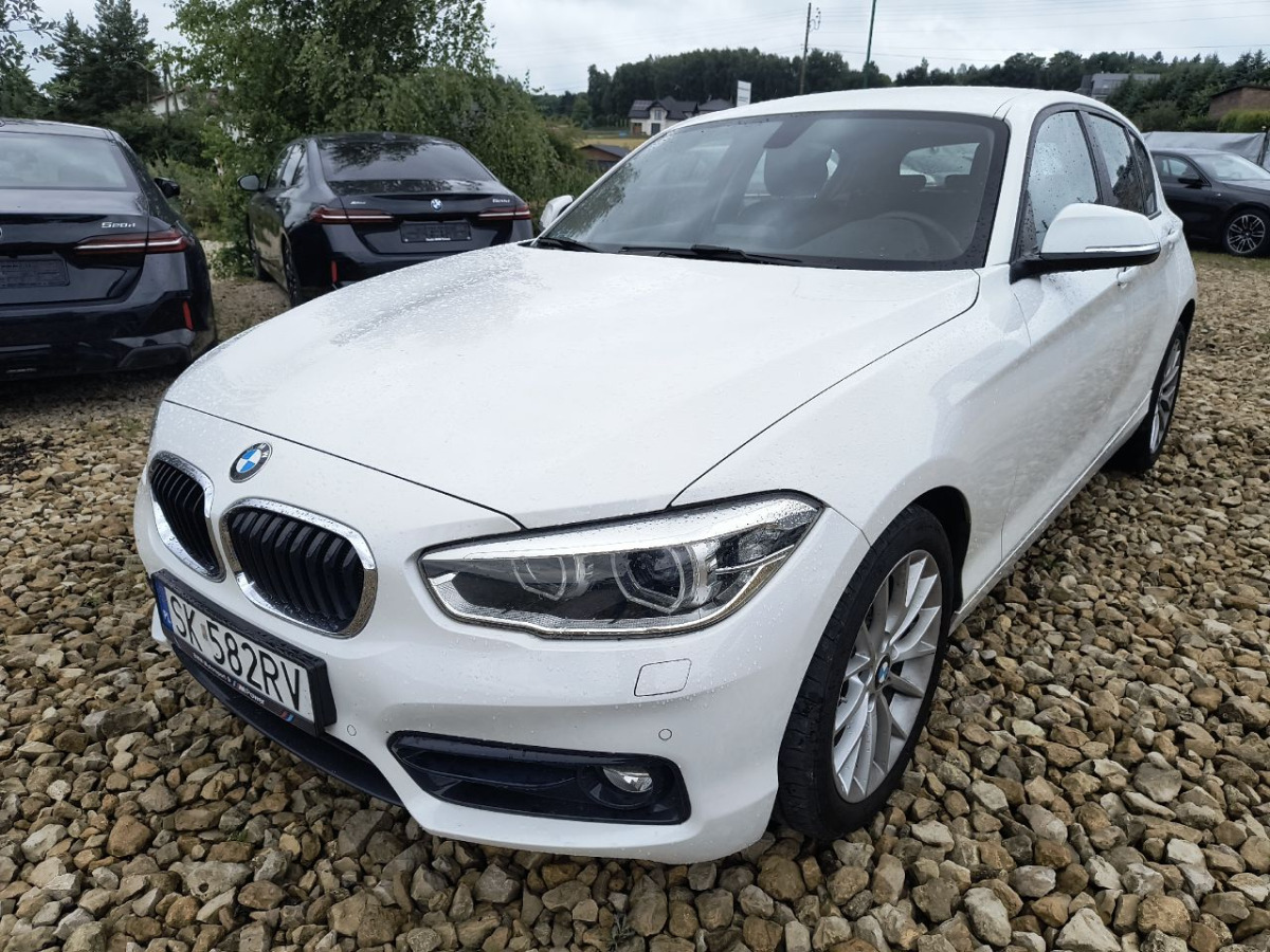 BMW 118i GPF Sport Line HATCHBACK - Hatchback: picture 2 BMW 118i GPF Sport Line HATCHBACK - Hatchback: picture 2