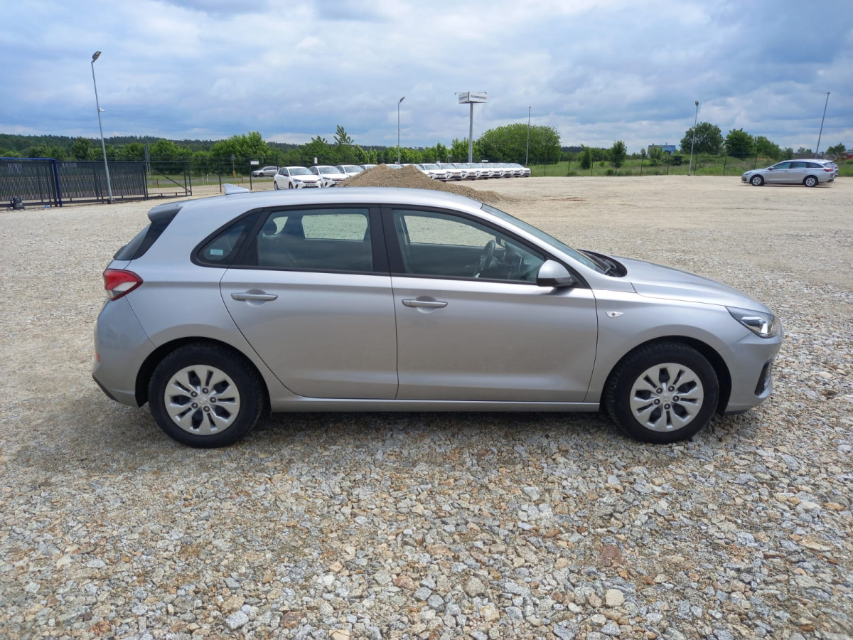 HYUNDAI I30 HATCHBACK - Hatchback: picture 4 HYUNDAI I30 HATCHBACK - Hatchback: picture 4