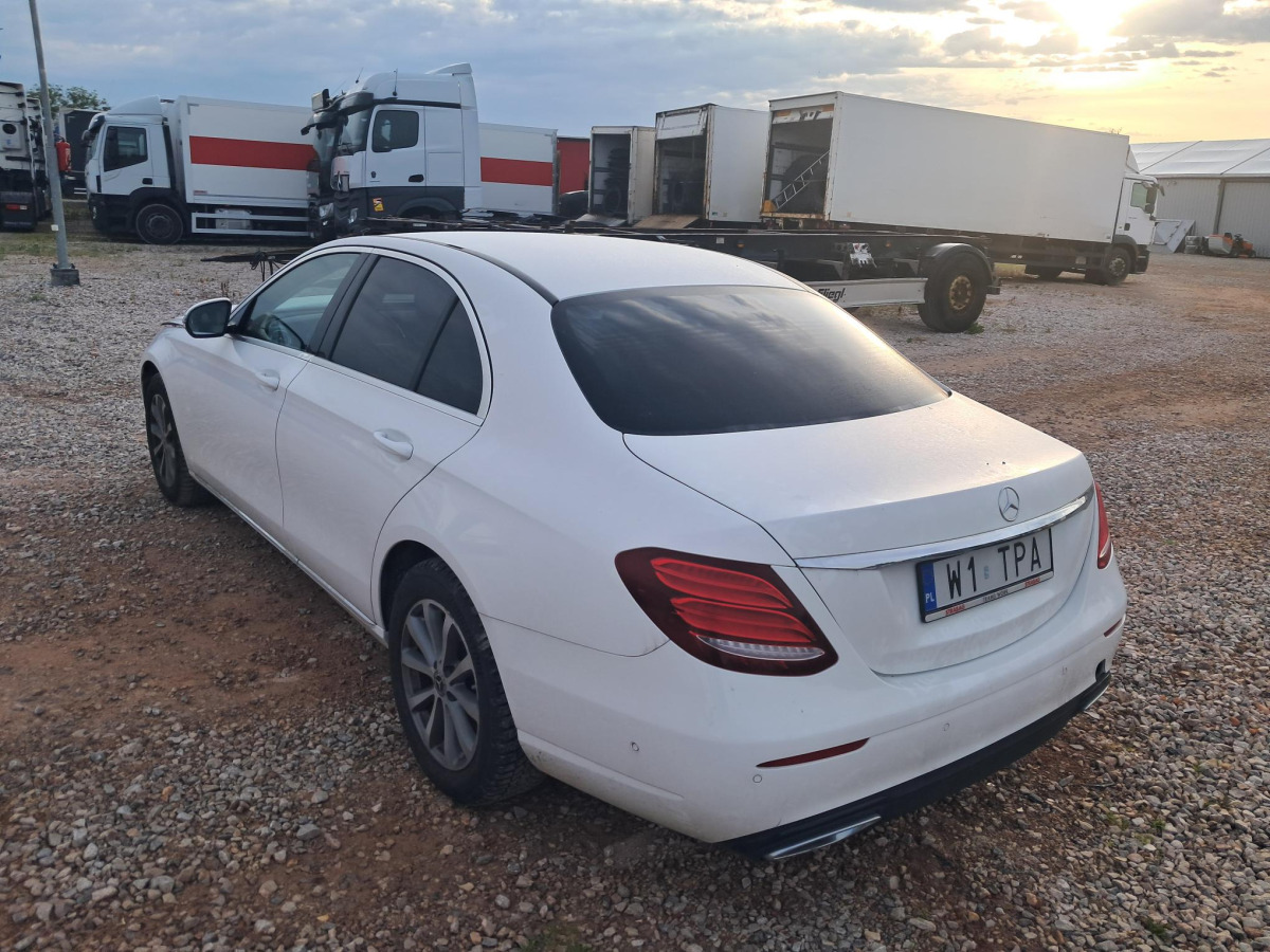 MERCEDES BENZ E 220 D 4MATIC SEDAN - Saloon car: picture 4 MERCEDES BENZ E 220 D 4MATIC SEDAN - Saloon car: picture 4