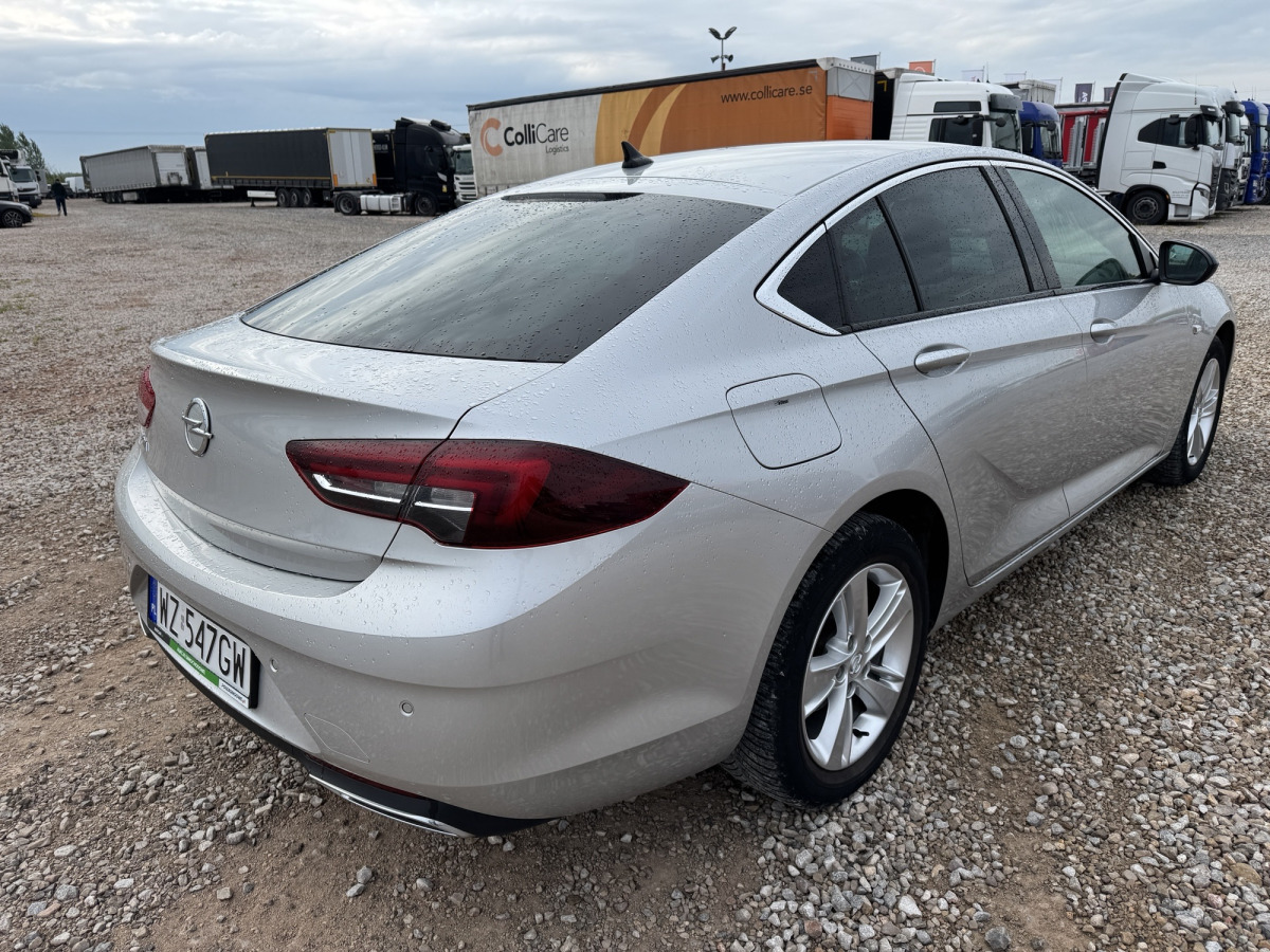 OPEL INSIGNIA LIFTBACK - Car: picture 5 OPEL INSIGNIA LIFTBACK - Car: picture 5