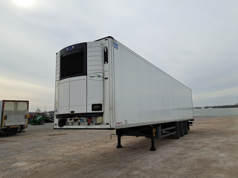 SCHMITZ CARGOBULL SCB*S3B CHŁODNIA - Refrigerated semi-trailer: picture 2 SCHMITZ CARGOBULL SCB*S3B CHŁODNIA - Refrigerated semi-trailer: picture 2