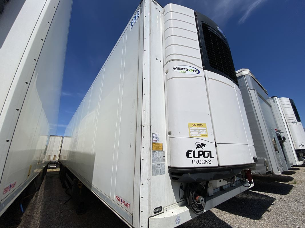 SCHMITZ CARGOBULL SCB*S3B CHŁODNIA - Refrigerated semi-trailer: picture 5 SCHMITZ CARGOBULL SCB*S3B CHŁODNIA - Refrigerated semi-trailer: picture 5