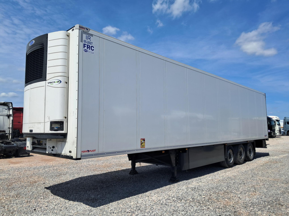 SCHMITZ CARGOBULL SKO 24/L-13.4 FP COOL V7 CHŁODNIA - Refrigerated trailer: picture 2 SCHMITZ CARGOBULL SKO 24/L-13.4 FP COOL V7 CHŁODNIA - Refrigerated trailer: picture 2