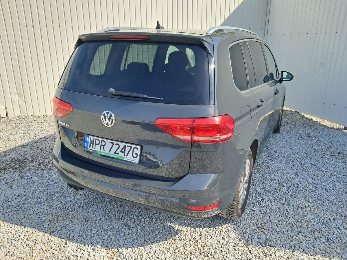 VOLKSWAGEN TOURAN MINIVAN - Car: picture 4 VOLKSWAGEN TOURAN MINIVAN - Car: picture 4