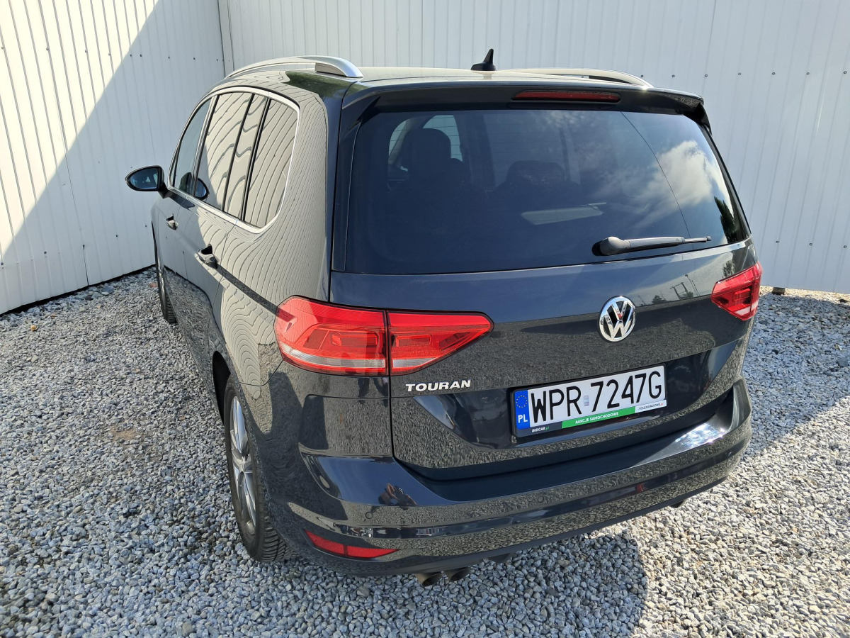 VOLKSWAGEN TOURAN MINIVAN - Car: picture 5 VOLKSWAGEN TOURAN MINIVAN - Car: picture 5