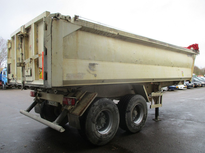 Benalu C33 , 2 Axle, Alu Tipper trailer , Drum brakes , Spring suspension - Tipper semi-trailer: picture 3 Benalu C33 , 2 Axle, Alu Tipper trailer , Drum brakes , Spring suspension - Tipper semi-trailer: picture 3