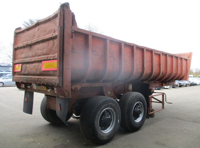 Fruehauf D33C , 2 axle , Steel tipper trailer , Drum Brakes , Spring suspension - Tipper semi-trailer: picture 3 Fruehauf D33C , 2 axle , Steel tipper trailer , Drum Brakes , Spring suspension - Tipper semi-trailer: picture 3
