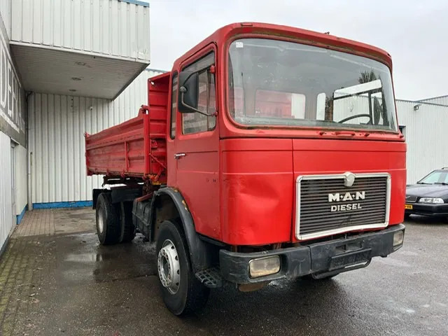 MAN 19 280 , Eaton Manual , 3 way tipper , Spring suspension - Tipper: picture 4 MAN 19 280 , Eaton Manual , 3 way tipper , Spring suspension - Tipper: picture 4