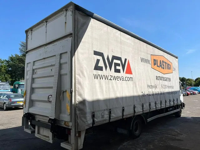 MAN LE 12 - 220C - Curtain side truck: picture 3 MAN LE 12 - 220C - Curtain side truck: picture 3