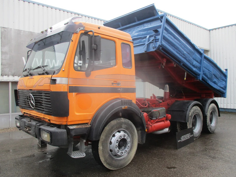 Mercedes-Benz 2635 , V8 Bi-Turbo , 6x4, ZF Manual , 3 way tipper , Spring suspension - Tipper: picture 1 Mercedes-Benz 2635 , V8 Bi-Turbo , 6x4, ZF Manual , 3 way tipper , Spring suspension - Tipper: picture 1