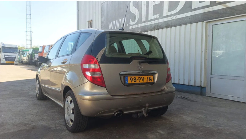 Mercedes-Benz A-Klasse 170 , Airco , leder , distrbute ketting maakt lawaai - Hatchback: picture 5 Mercedes-Benz A-Klasse 170 , Airco , leder , distrbute ketting maakt lawaai - Hatchback: picture 5