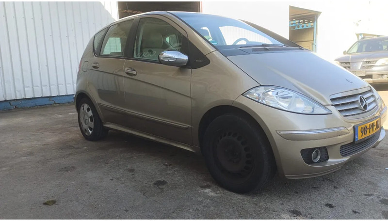 Mercedes-Benz A-Klasse 170 , Airco , leder , distrbute ketting maakt lawaai - Hatchback: picture 4 Mercedes-Benz A-Klasse 170 , Airco , leder , distrbute ketting maakt lawaai - Hatchback: picture 4
