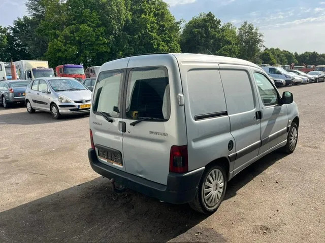 Peugeot Partner 1.9 D , Airco , Belgium Regestration - Small van: picture 3 Peugeot Partner 1.9 D , Airco , Belgium Regestration - Small van: picture 3