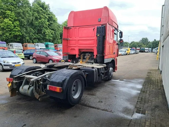 DAF XF 105 460 , Manual Gearbox , PTO , Tipper Hydraulics , Airco , Superspace Cab - Tractor unit: picture 3 DAF XF 105 460 , Manual Gearbox , PTO , Tipper Hydraulics , Airco , Superspace Cab - Tractor unit: picture 3