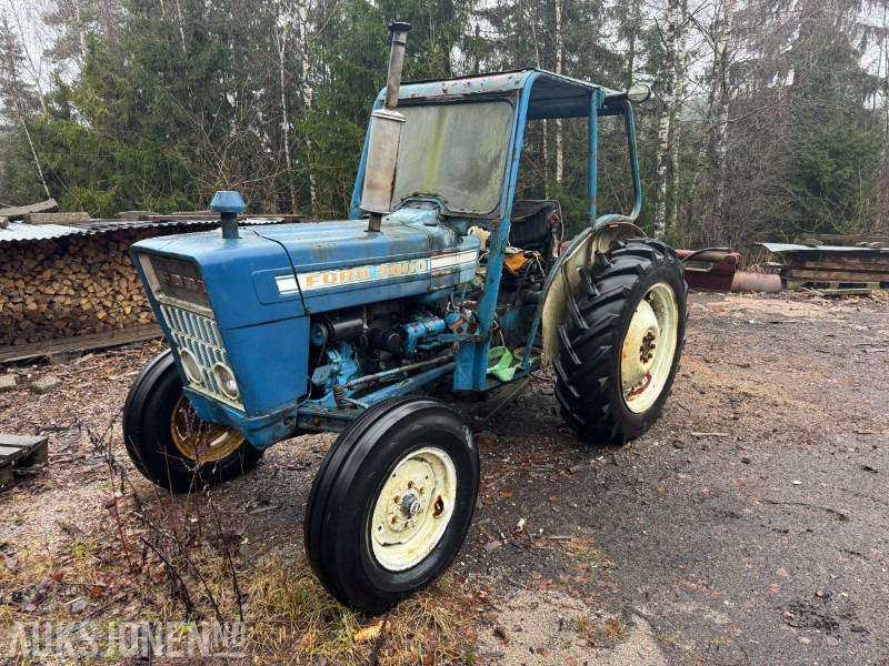 1972 Ford 3000 - Med vedkløyver - Farm tractor: picture 1 1972 Ford 3000 - Med vedkløyver - Farm tractor: picture 1