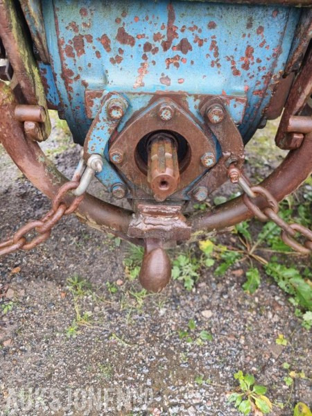 1972 Ford 3000 traktor med laster og skuffe - Farm tractor: picture 5 1972 Ford 3000 traktor med laster og skuffe - Farm tractor: picture 5