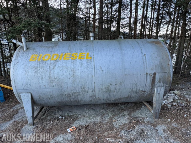 1982 Dieseltank 6000 liter med pumpe og telleverk - Construction equipment: picture 2 1982 Dieseltank 6000 liter med pumpe og telleverk - Construction equipment: picture 2
