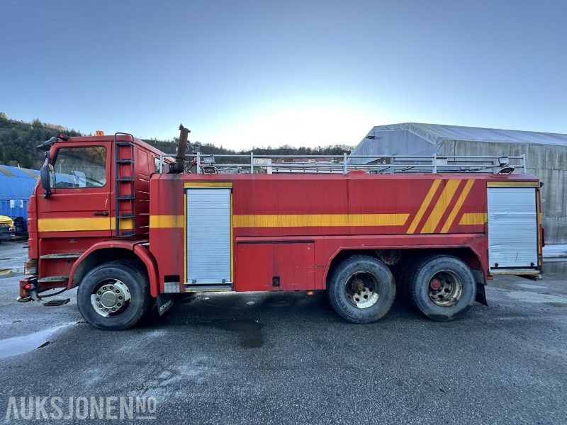 1992 Scania R 113ML - 400 6X2 Tankbil/Brannbil med vannkanon - Repobjekt, 553874km - Fire engine: picture 2 1992 Scania R 113ML - 400 6X2 Tankbil/Brannbil med vannkanon - Repobjekt, 553874km - Fire engine: picture 2