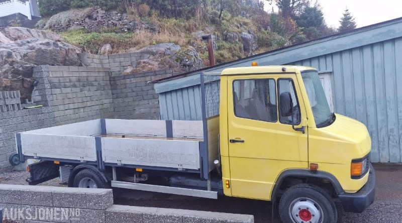 1994 Mercedes-Benz vario 611D lav km stand 9000km med kran - Dropside/ Flatbed truck: picture 3 1994 Mercedes-Benz vario 611D lav km stand 9000km med kran - Dropside/ Flatbed truck: picture 3