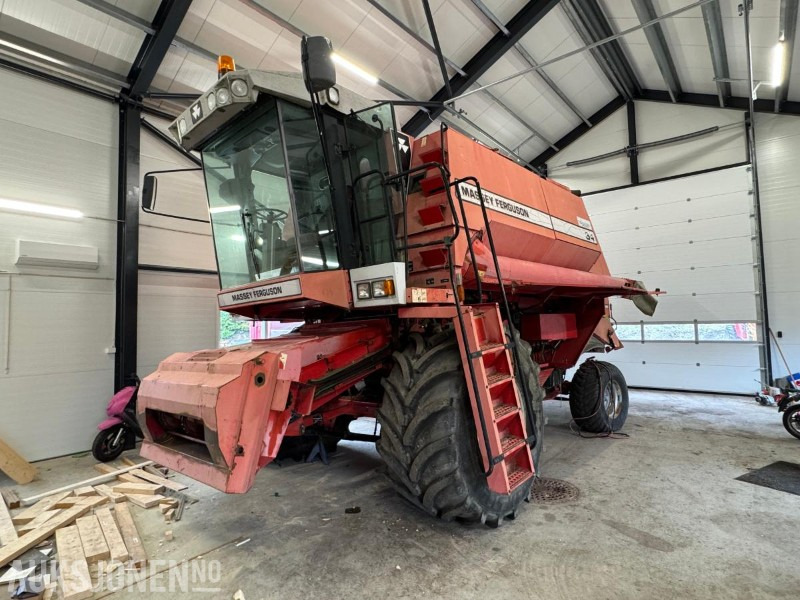 1996 Massey Ferguson MF 34 skurtresker - Combine harvester: picture 1 1996 Massey Ferguson MF 34 skurtresker - Combine harvester: picture 1