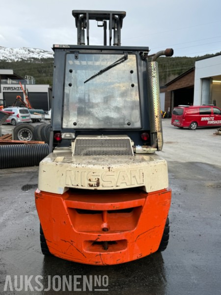 1998 Nissan 35 - Modell WF03A33U - Diesel - Motvektstruck - Aerial platform: picture 5 1998 Nissan 35 - Modell WF03A33U - Diesel - Motvektstruck - Aerial platform: picture 5