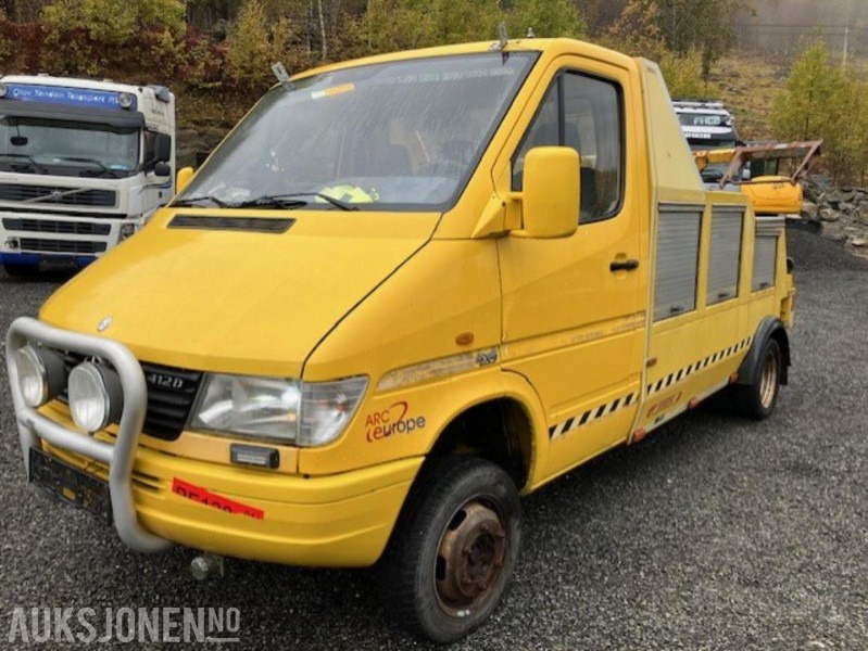 1999 Mercedes-Benz Sprinter 412 4x4 Redningsbil med briller og vinsj - Fire engine: picture 3 1999 Mercedes-Benz Sprinter 412 4x4 Redningsbil med briller og vinsj - Fire engine: picture 3