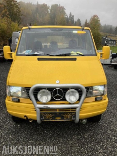 1999 Mercedes-Benz Sprinter 412 4x4 Redningsbil med briller og vinsj - Fire engine: picture 4 1999 Mercedes-Benz Sprinter 412 4x4 Redningsbil med briller og vinsj - Fire engine: picture 4