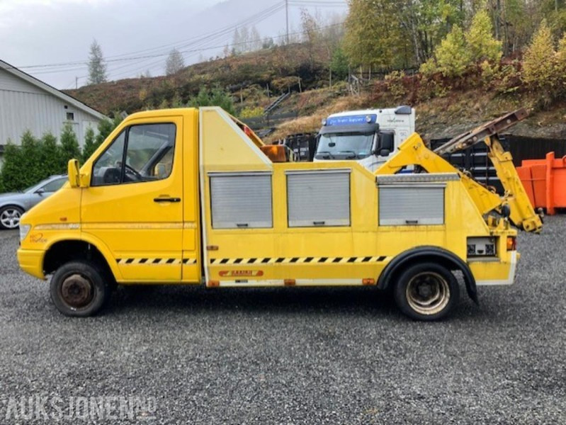 1999 Mercedes-Benz Sprinter 412 4x4 Redningsbil med briller og vinsj - Fire engine: picture 1 1999 Mercedes-Benz Sprinter 412 4x4 Redningsbil med briller og vinsj - Fire engine: picture 1