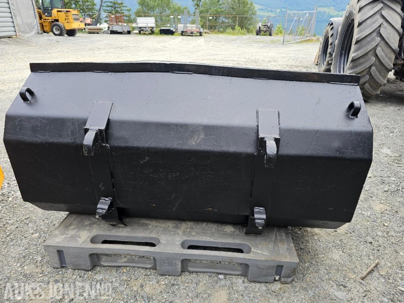 2000 Traktorskuffe 150cm bredde - Construction equipment: picture 3 2000 Traktorskuffe 150cm bredde - Construction equipment: picture 3