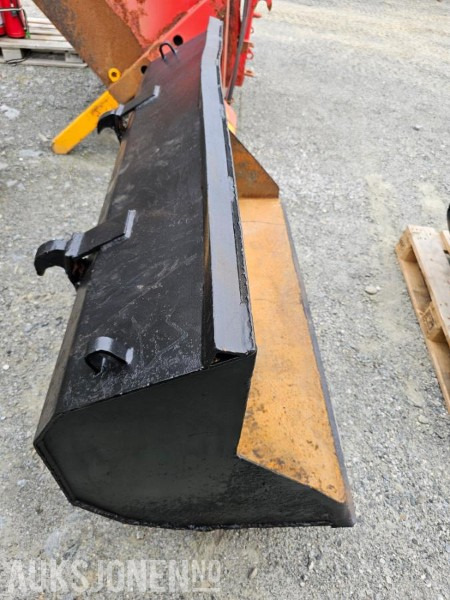 2000 Traktorskuffe 150cm bredde - Construction equipment: picture 2 2000 Traktorskuffe 150cm bredde - Construction equipment: picture 2