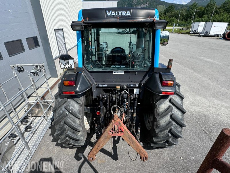 2006 Valtra A95 - 4x4 - 40 km/t - Kun gått 2701 timer - Frontlaster - Triangel og toppstag - Farm tractor: picture 5 2006 Valtra A95 - 4x4 - 40 km/t - Kun gått 2701 timer - Frontlaster - Triangel og toppstag - Farm tractor: picture 5