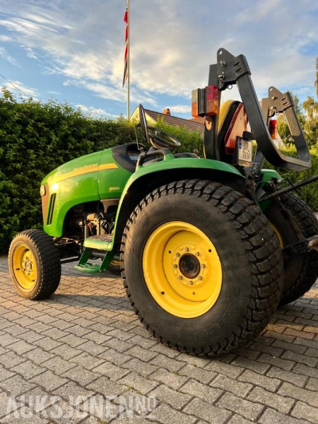 2007 John Deere 3320 MVA FRI - Farm tractor: picture 2 2007 John Deere 3320 MVA FRI - Farm tractor: picture 2
