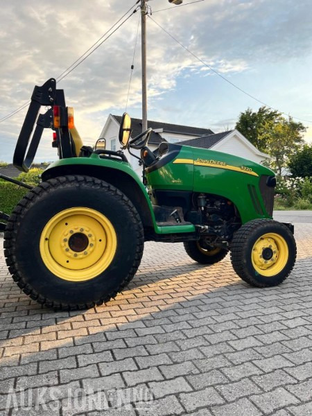 2007 John Deere 3320 MVA FRI - Farm tractor: picture 1 2007 John Deere 3320 MVA FRI - Farm tractor: picture 1