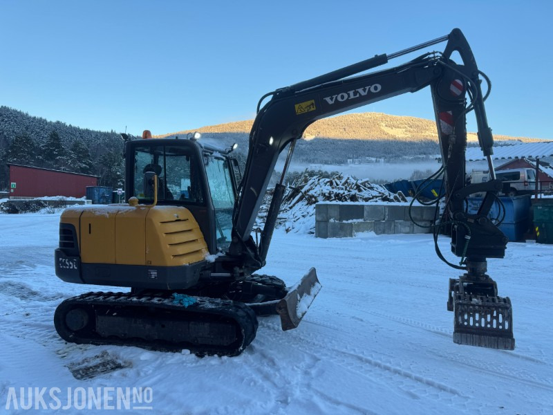 2010 Volvo EC55C gravemaskin med 2 skuffer og klype med rotator - Excavator: picture 5 2010 Volvo EC55C gravemaskin med 2 skuffer og klype med rotator - Excavator: picture 5
