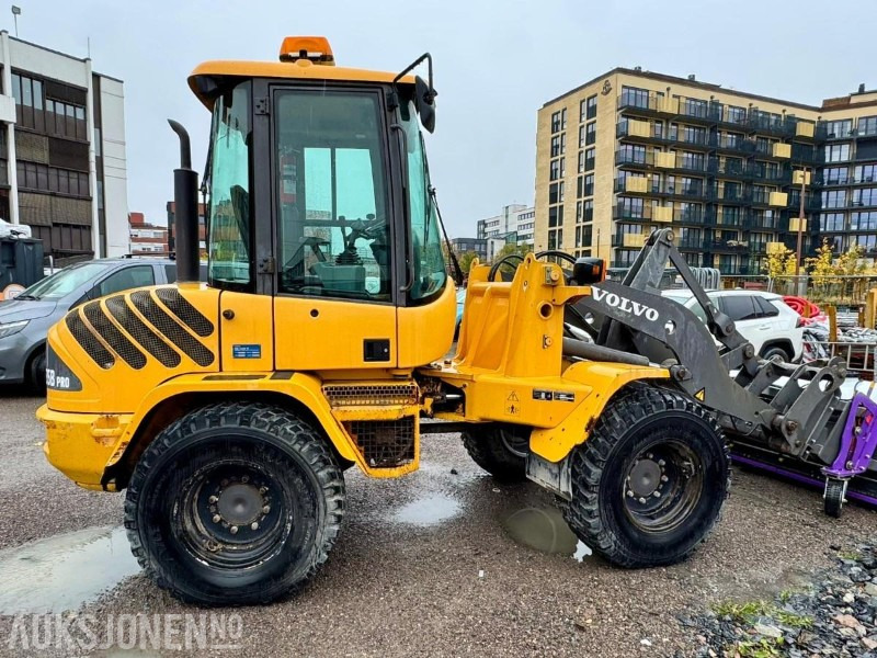 2010 Volvo L35B PRO HJULLASTER - 2711 TIMER, RYGGEKAMERA, DIFF.SPERRER, SKUFFE, HYDR. PALLEGAFLER, HURTIGKOBLING, TP-LINKAGE - Wheel loader: picture 3 2010 Volvo L35B PRO HJULLASTER - 2711 TIMER, RYGGEKAMERA, DIFF.SPERRER, SKUFFE, HYDR. PALLEGAFLER, HURTIGKOBLING, TP-LINKAGE - Wheel loader: picture 3