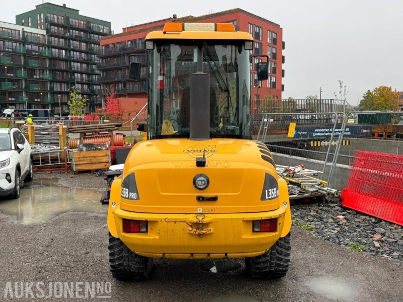 2010 Volvo L35B PRO HJULLASTER - 2711 TIMER, RYGGEKAMERA, DIFF.SPERRER, SKUFFE, HYDR. PALLEGAFLER, HURTIGKOBLING, TP-LINKAGE - Wheel loader: picture 5 2010 Volvo L35B PRO HJULLASTER - 2711 TIMER, RYGGEKAMERA, DIFF.SPERRER, SKUFFE, HYDR. PALLEGAFLER, HURTIGKOBLING, TP-LINKAGE - Wheel loader: picture 5