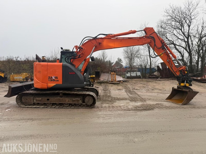 2014 Hitachi Zaxis 135us BELTEGRAVER ENGCON TILTROTATOR SERVICEHISTORIKK SENTRALSMØRING 2 SKUFFER - Excavator: picture 4 2014 Hitachi Zaxis 135us BELTEGRAVER ENGCON TILTROTATOR SERVICEHISTORIKK SENTRALSMØRING 2 SKUFFER - Excavator: picture 4