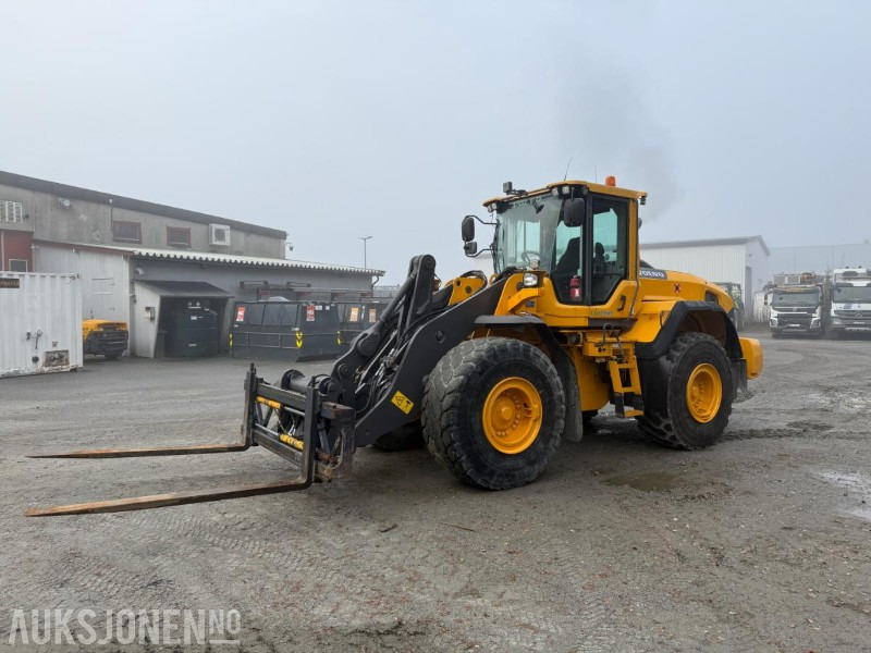 2014 Volvo L120G hjullaster, 7763 timer, Hydr. pallegaffel, nylig service og årskontroll - Wheel loader: picture 1 2014 Volvo L120G hjullaster, 7763 timer, Hydr. pallegaffel, nylig service og årskontroll - Wheel loader: picture 1
