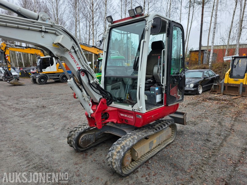 2015 Takeuchi TB230 minigraver 2,8 T SMP rototilt - Mini excavator: picture 3 2015 Takeuchi TB230 minigraver 2,8 T SMP rototilt - Mini excavator: picture 3