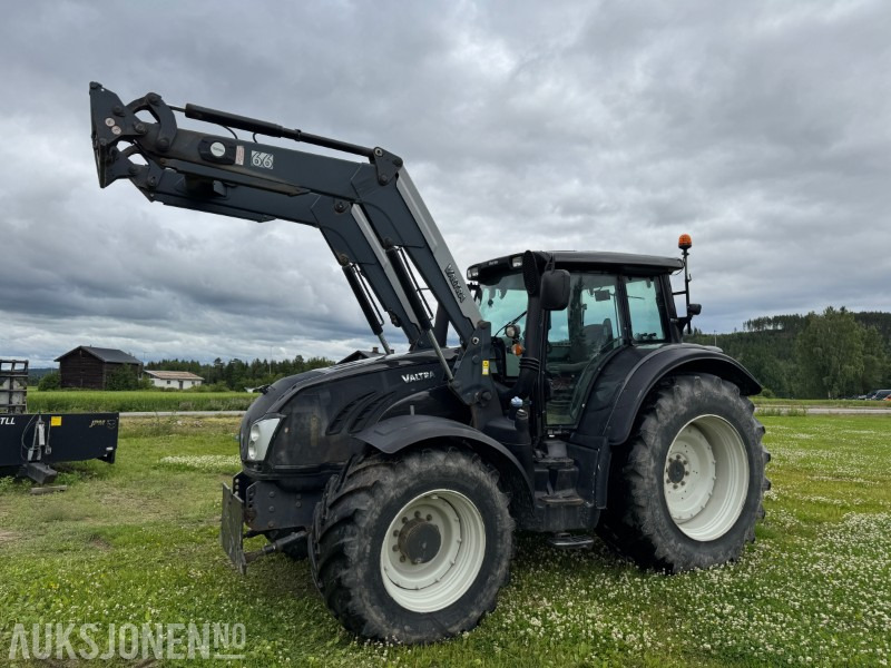 2015 Valtra T203 traktor med laster 50 km/t brøyterigget - Farm tractor: picture 3 2015 Valtra T203 traktor med laster 50 km/t brøyterigget - Farm tractor: picture 3