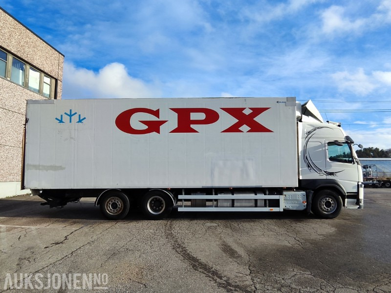 2015 Volvo FM 460 6x2 skapbil m/Full sideåpning - Carrier kjøleanlegg og bakløft - Box truck: picture 5 2015 Volvo FM 460 6x2 skapbil m/Full sideåpning - Carrier kjøleanlegg og bakløft - Box truck: picture 5