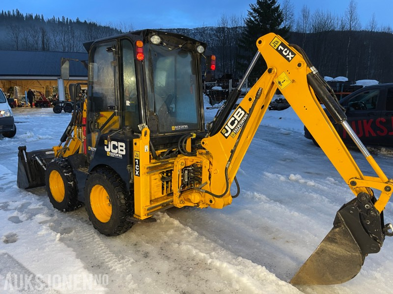 2016 JCB 1CX - Kompakt spakestyrt traktorgraver, med frontlaster og graveaggregat - Backhoe loader: picture 4 2016 JCB 1CX - Kompakt spakestyrt traktorgraver, med frontlaster og graveaggregat - Backhoe loader: picture 4